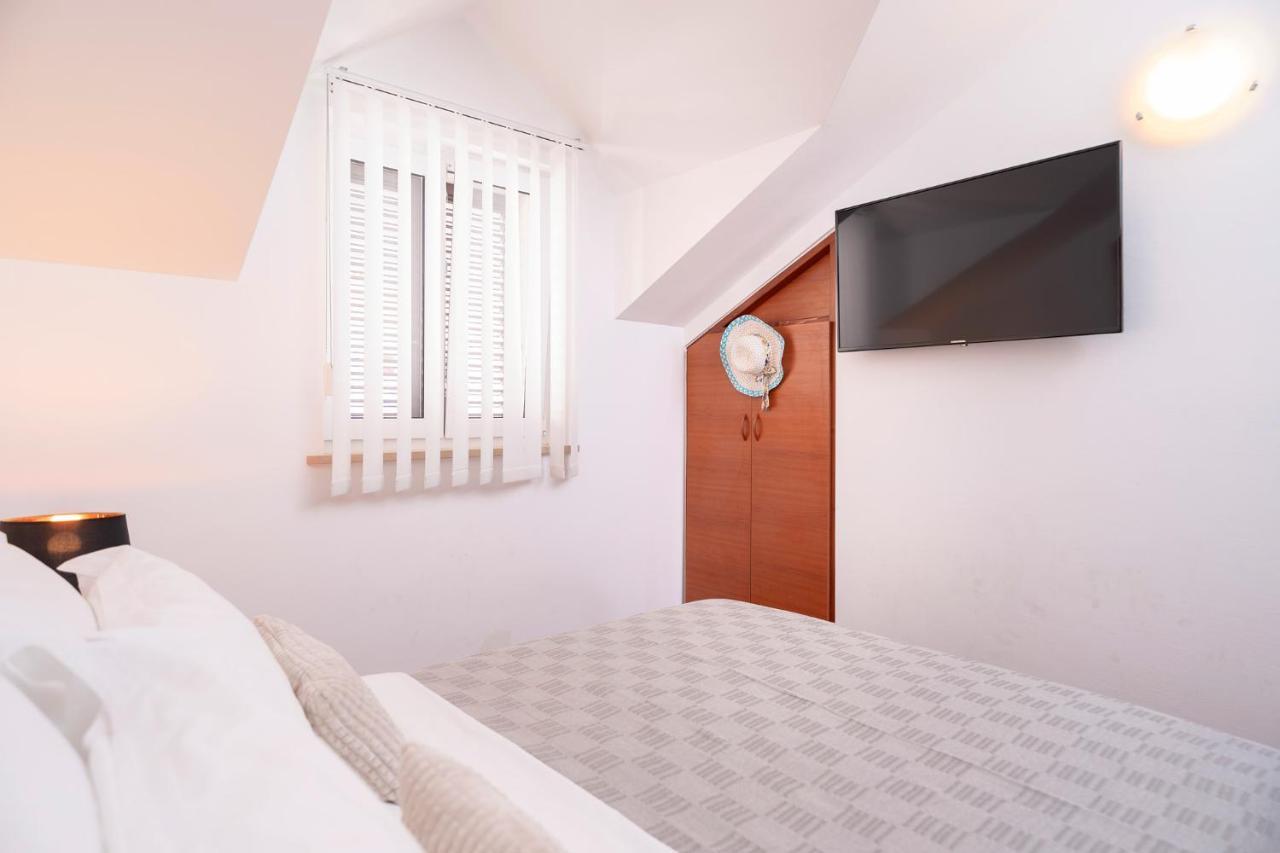 Hektorovic Poolside Apartments 波尔 外观 照片